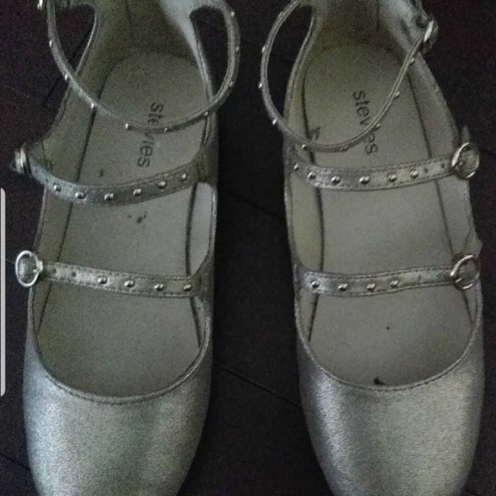 Childrens shoes size 5